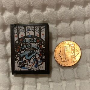 Zuru Mini Brands Books Series 1 Alice's Adventures in Wonderland- ultra rare